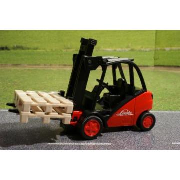 Siku 1722 - Linde Forklift Truck Diecast toy - 1:50 Scale New in Box