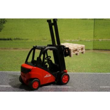 Siku 1722 - Linde Forklift Truck - 1:50 Scale