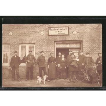 Foto-AK Westermoor, Soldaten vor dem Gasthaus zur Linde mit Fahrrad und Hund