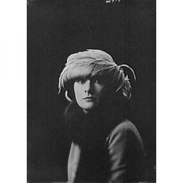 Photo:Linde,JE,Mrs,portrait photographs,women,hats,Arnold Genthe,1919
