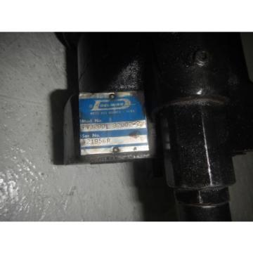 Delavan PV3200L32002-2 Hydraulic Pressure Compensated Piston Pump