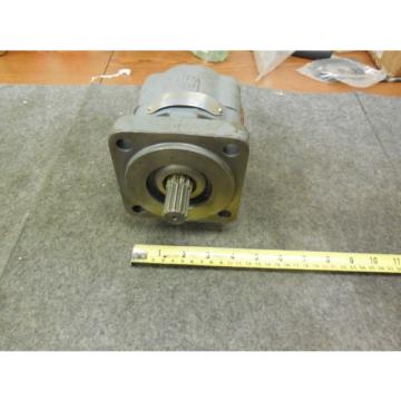 NEW PARKER COMMERCIAL HYDRAULIC PUMP # 302-9310-005
