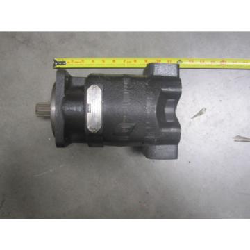 NEW PARKER COMMERCIAL HYDRAULIC PUMP # 323-9210-092