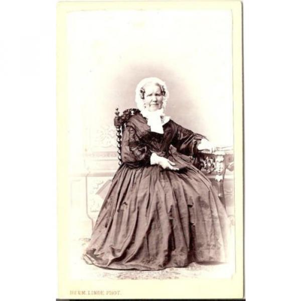 Herm. Linde CDV photo Feine Dame / benannt - Lübeck / Schwartau 1870er #1 image