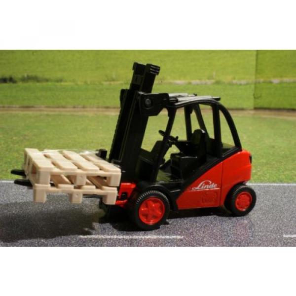 Siku 1722 - Linde Forklift Truck Diecast toy - 1:50 Scale New in Box #3 image