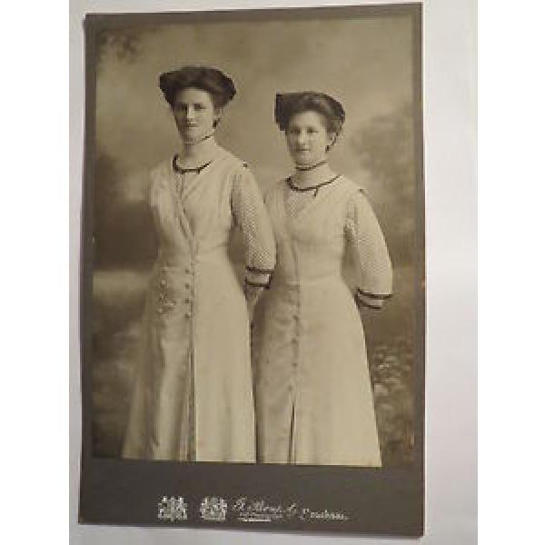 Bruchsal - 2 stehende junge Frauen im Kleid - Linde &amp; Lina Duh ? Portrait / KAB #1 image