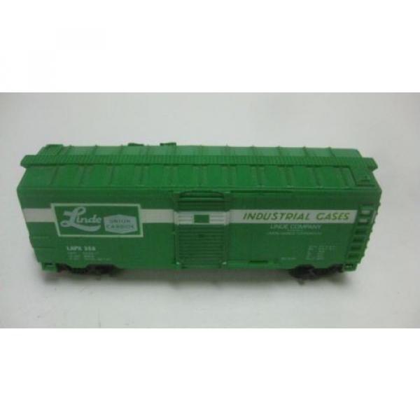 Linde Union Carbide #358 Box Car In A Green HO Scale Train Car By Bachmann tr259 #1 image