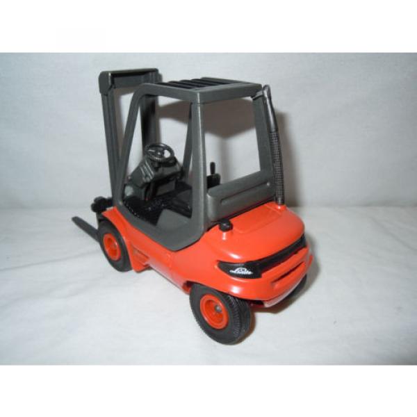 Linde Fork Lift   By Schuco/Gama  1/25th Scale #6 image