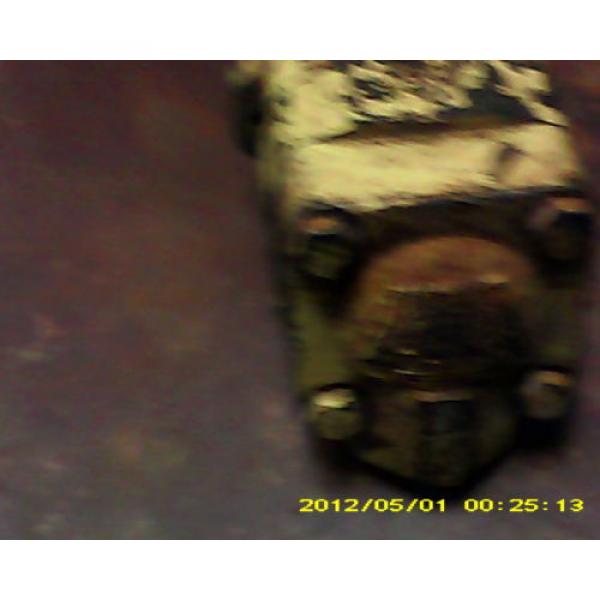 Vicker&#039;s Vane Hydraulic Pump  for Ford 3400 #6 image