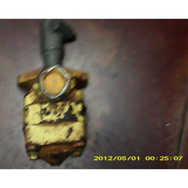 Vicker&#039;s Vane Hydraulic Pump  for Ford 3400 #7 image