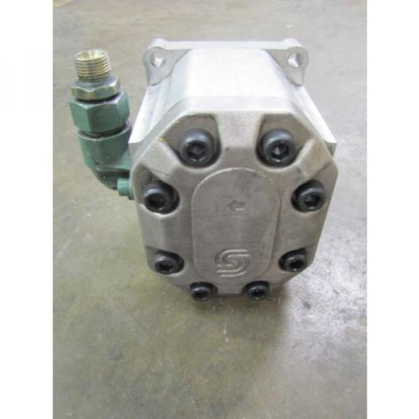 SAUER SUNSTRAND SNP3/26D ROTARY GEAR HYDRAULIC PUMP 1&#034; IN/OUT FLANGE .765&#034; SHAFT #6 image