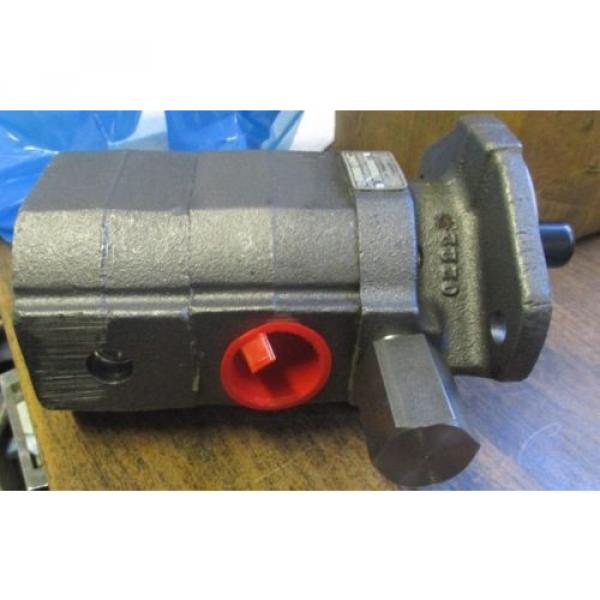 NEW CONCENTRIC HYDRAULIC GEAR PUMP 5ZPL7 1080086 #1 image