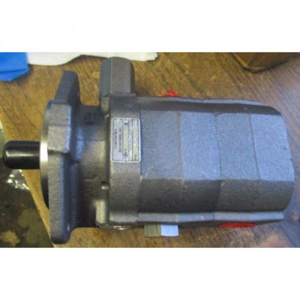 NEW CONCENTRIC HYDRAULIC GEAR PUMP 5ZPL7 1080086 #2 image