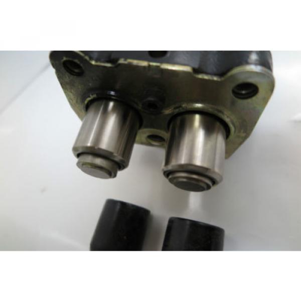hydraulic double shaft pump valve 02397532 #6 image