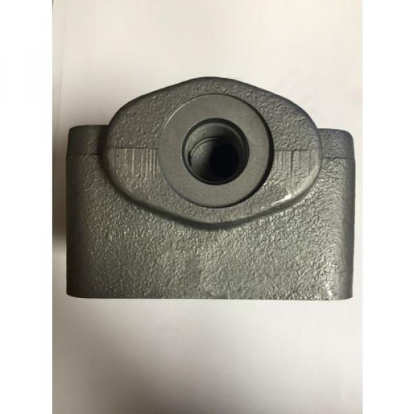 Vickers - Part No. 313657 (Cover for Vane Type Single Pump V20-***P) #2 image