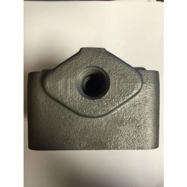 Vickers - Part No. 313657 (Cover for Vane Type Single Pump V20-***P) #4 image