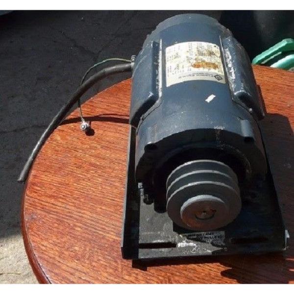 FRANKLIN ELECTRIC,3 PHASE,2HP,208,230,460 VOLTS,WITH MOUNTING BRACKET #8 image