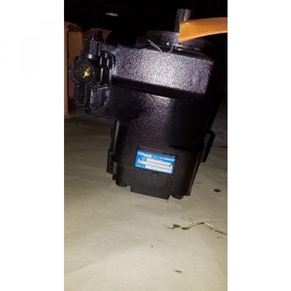 Oilgear Hydraulic Pump w/Load Sense Module #9 image