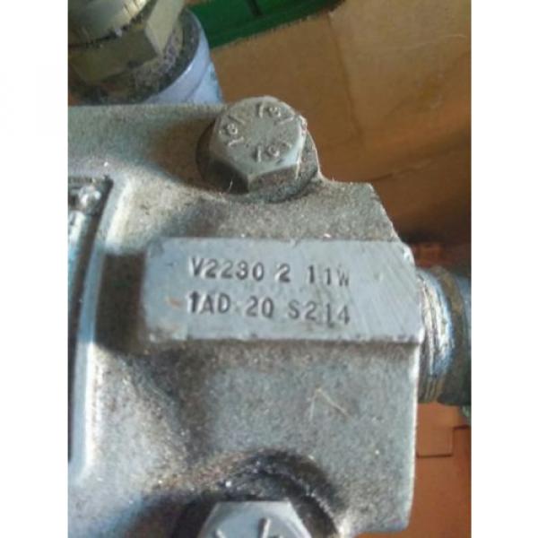 Vickers vane pump 2884865 v2230 2 11w  hydrologic oil fluid great condition #3 image