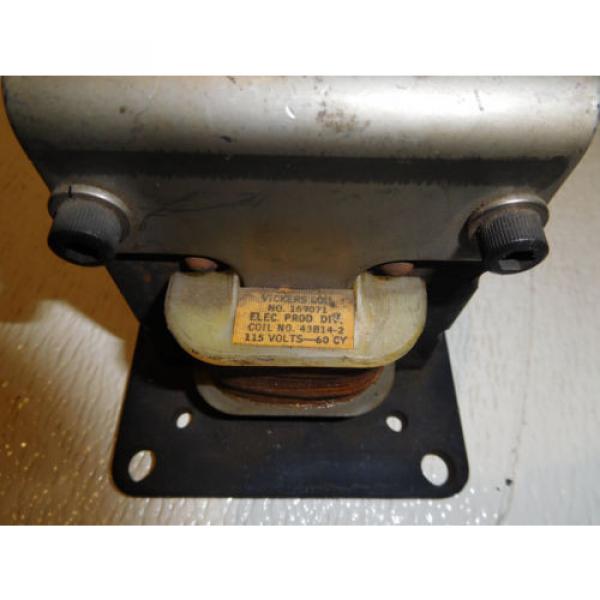 Vickers 179029-V D05 Hydraulic Valve 120 Volt Coil #2 image