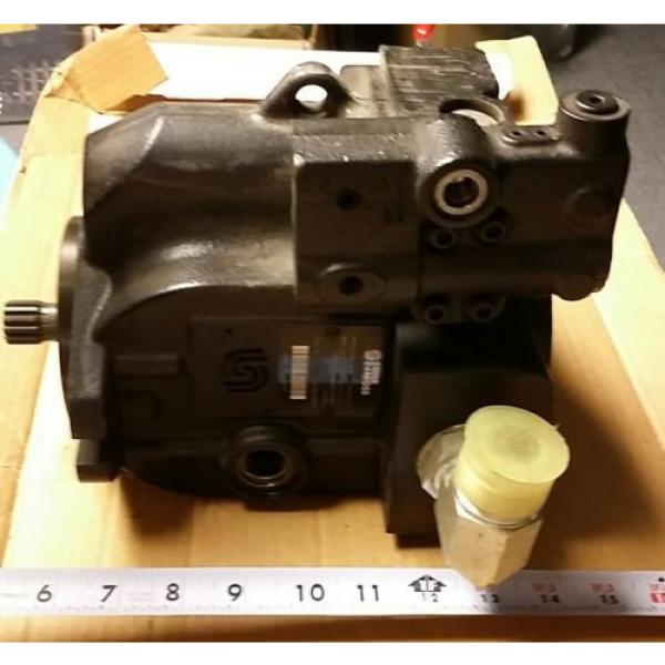 New Sauer Danfoss Hydraulic Pump L38  Model #7004613S #3 image