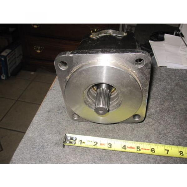 NEW PARKER COMMERCIAL HYDRAULIC PUMP # 312-9111-412 #2 image