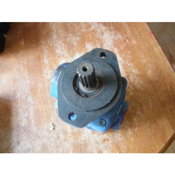Vicker&#039;s Vane Hydraulic Pump New Old Stock NOS for Ford 3400 #2 image