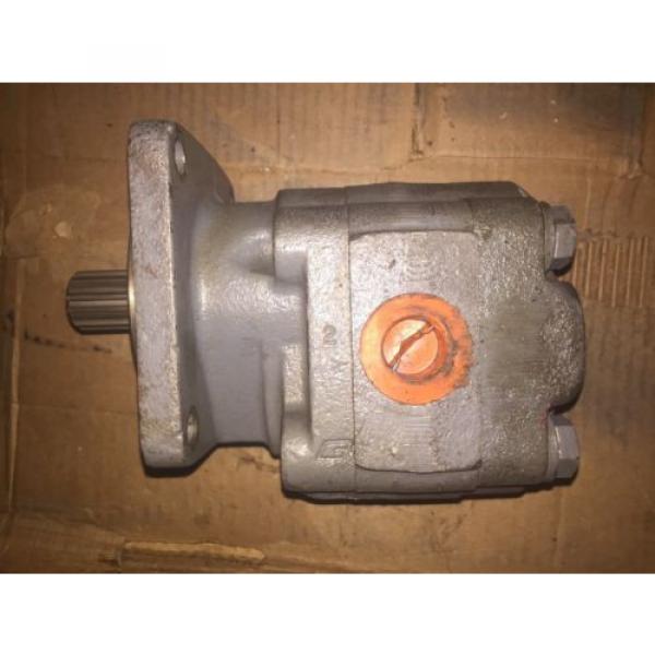 Commercial Intertech 303 Hydraulic Pump P/N 303 921 9461 077-4843 Y012-5936 #4 image