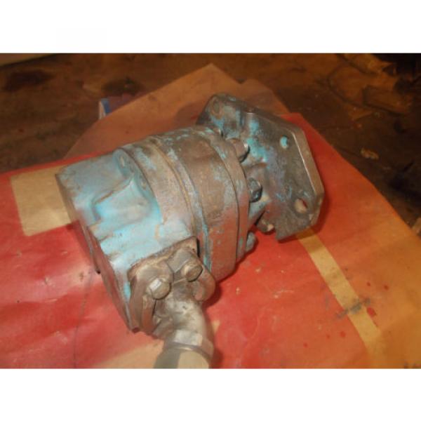 Case Excavator Vickers Hydraulic Gear Pump S516537 #1 image