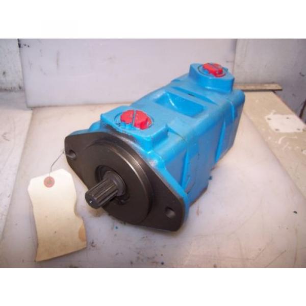 NEW VICKERS FIXED DISPLACEMENT DOUBLE VANE HYDRAULIC PUMP V2020-1F8S8S-11AA30 #1 image