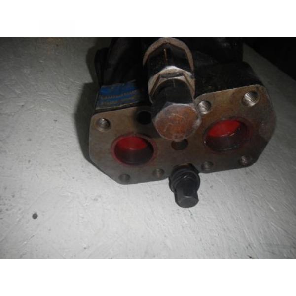 Delavan PV3200L32002-2 Hydraulic Pressure Compensated Piston Pump #3 image