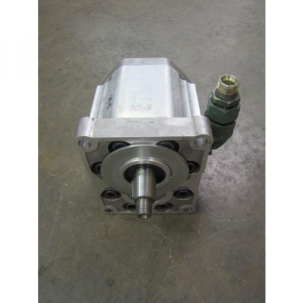 SAUER SUNSTRAND SNP3/26D ROTARY GEAR HYDRAULIC PUMP 1&#034; IN/OUT FLANGE .765&#034; SHAFT #3 image