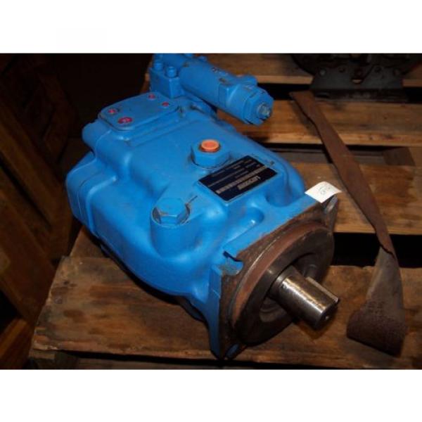 NEW VICKERS PVH057 VARIABLE DISPLACMENT PUMP PVH057R01AA10A250000001001AB010A #2 image