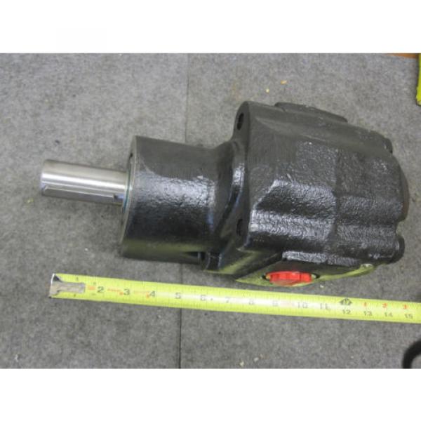 NEW PARKER COMMERCIAL HYDRAULIC PUMP 303-9310-400 FITS L3020G4 Spreaders 305950 #2 image