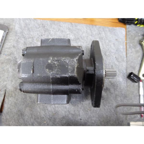 NEW PARKER COMMERCIAL HYDRAULIC PUMP M50A898BEAF25-7 #1 image