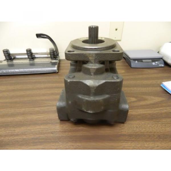 Commercial Intertech M330A942VNEB12-25 Hydraulic Pump I-98624-08 #4 image