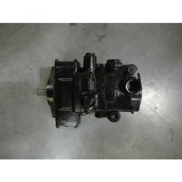 Remanufactured Eaton Hydraulic Pump for origin Holland Skid Steer L/R_86643679 #5 image